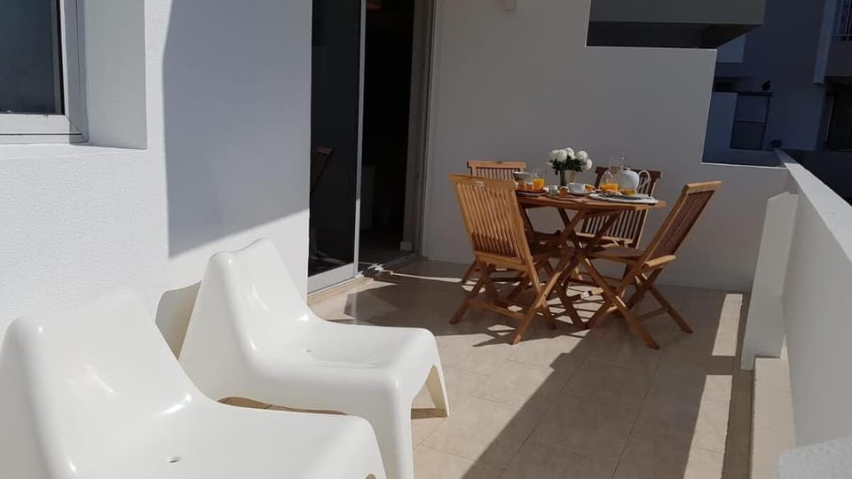 SeaShell Romantic Studio - Ocean View Balcony Apartment in Funchal