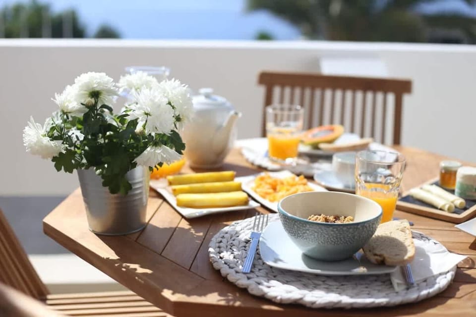 SeaShell Romantic Studio - Ocean View Balcony Apartment in Funchal