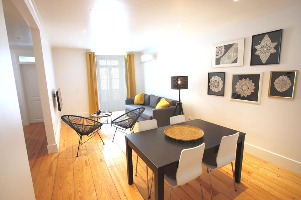 Communal lounge/ TV room, TV and multimedia, Balcony/Terrace, Living room