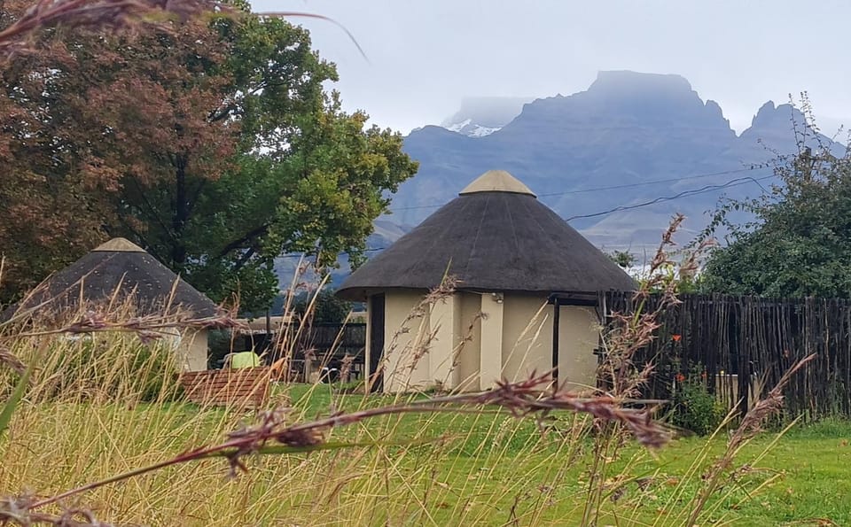 Property building, Natural landscape, Mountain view
