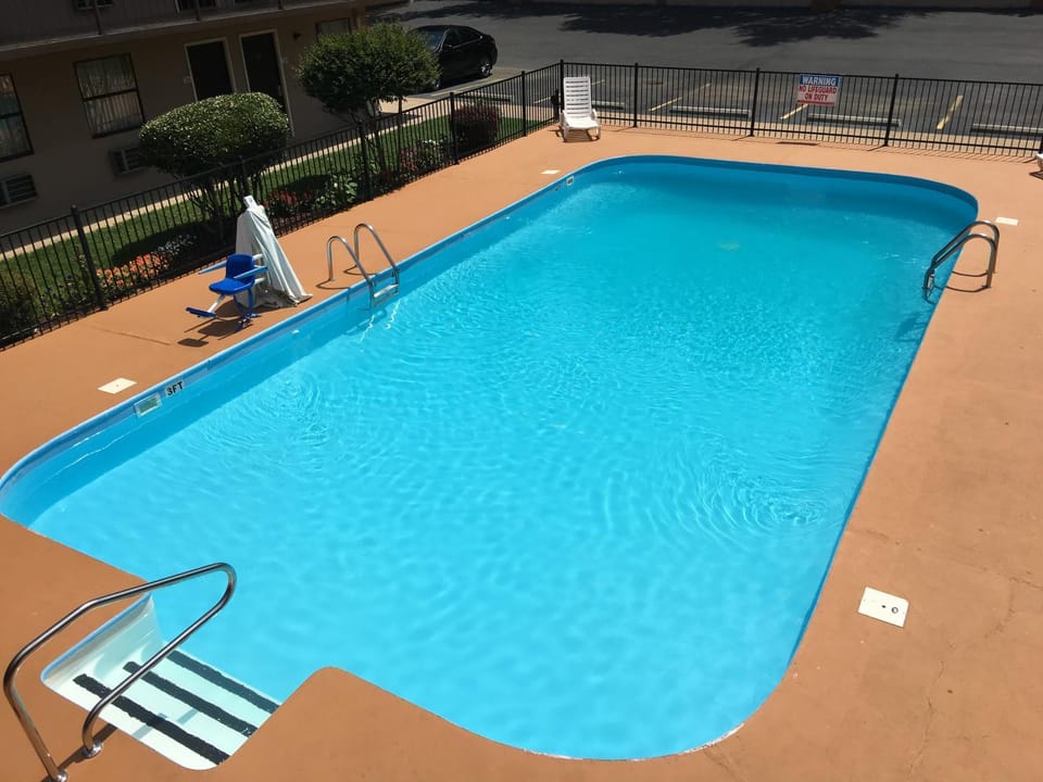 Swimming pool, Swimming pool