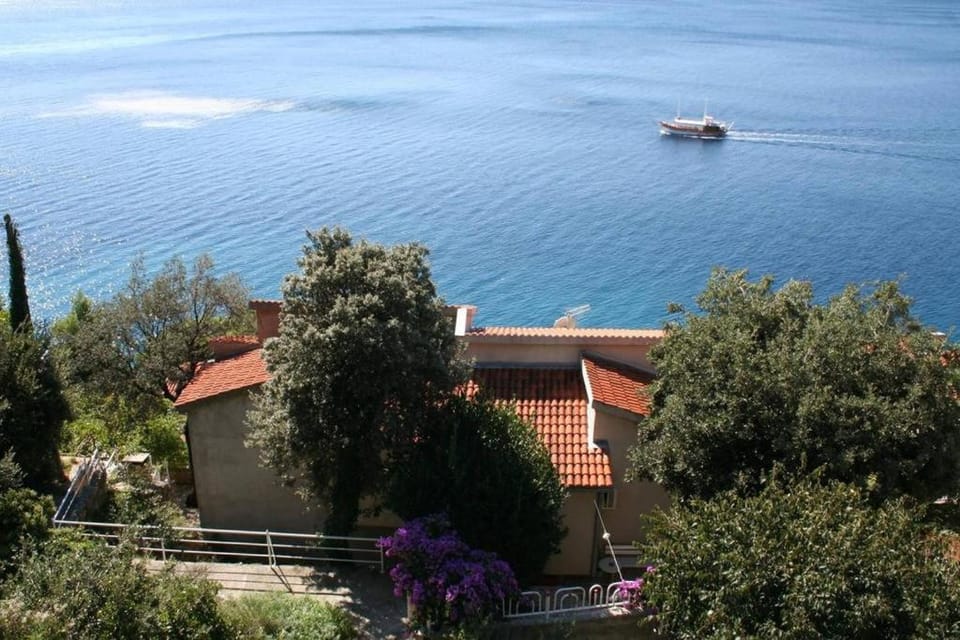 Seaview Escape Stanići Apartment in Split-Dalmatia County