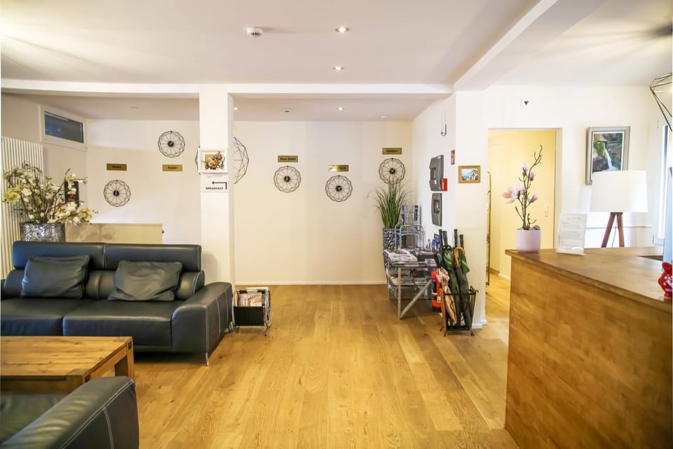 Property building, Seating area