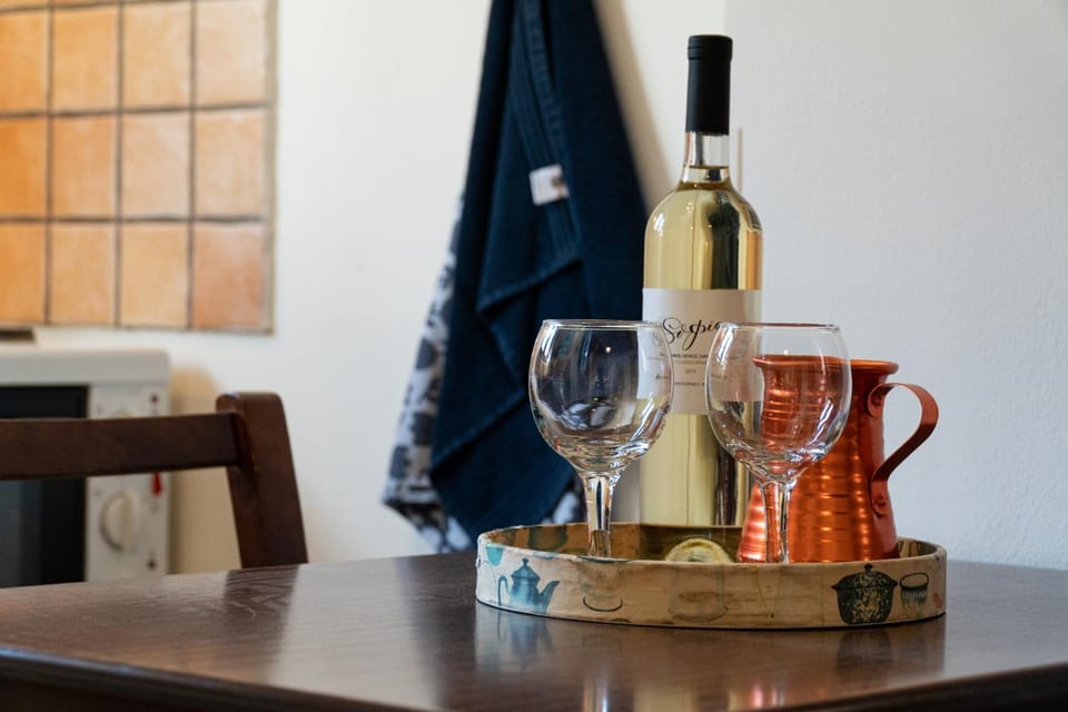 Kitchen or kitchenette, Dining area, Food