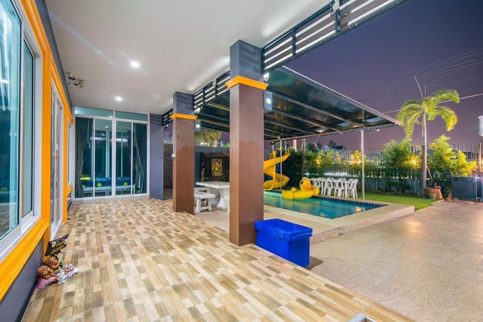 Lux9 Pool Villa Cha-Am Bed and Breakfast in Thailand