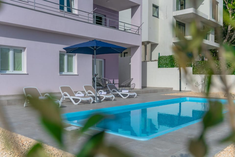 Pool view, Swimming pool