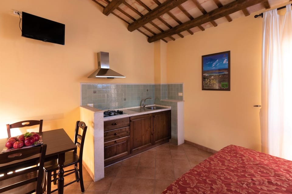 TV and multimedia, Kitchen or kitchenette, Dining area