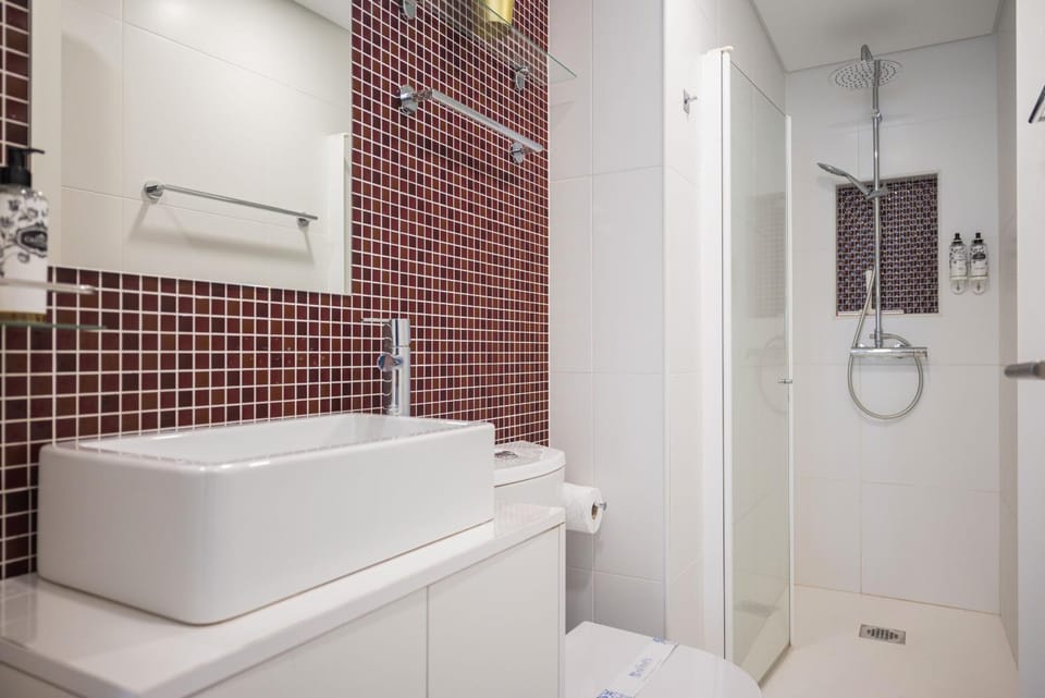 Central Luxury apartment w AC Downtown and Metro Apartment in Porto