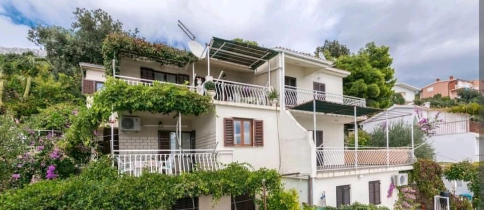 Seaview Escape Stanići II Apartment in Split-Dalmatia County