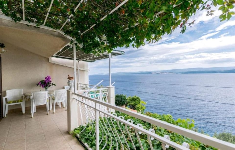 Seaview Escape Stanići II Apartment in Split-Dalmatia County