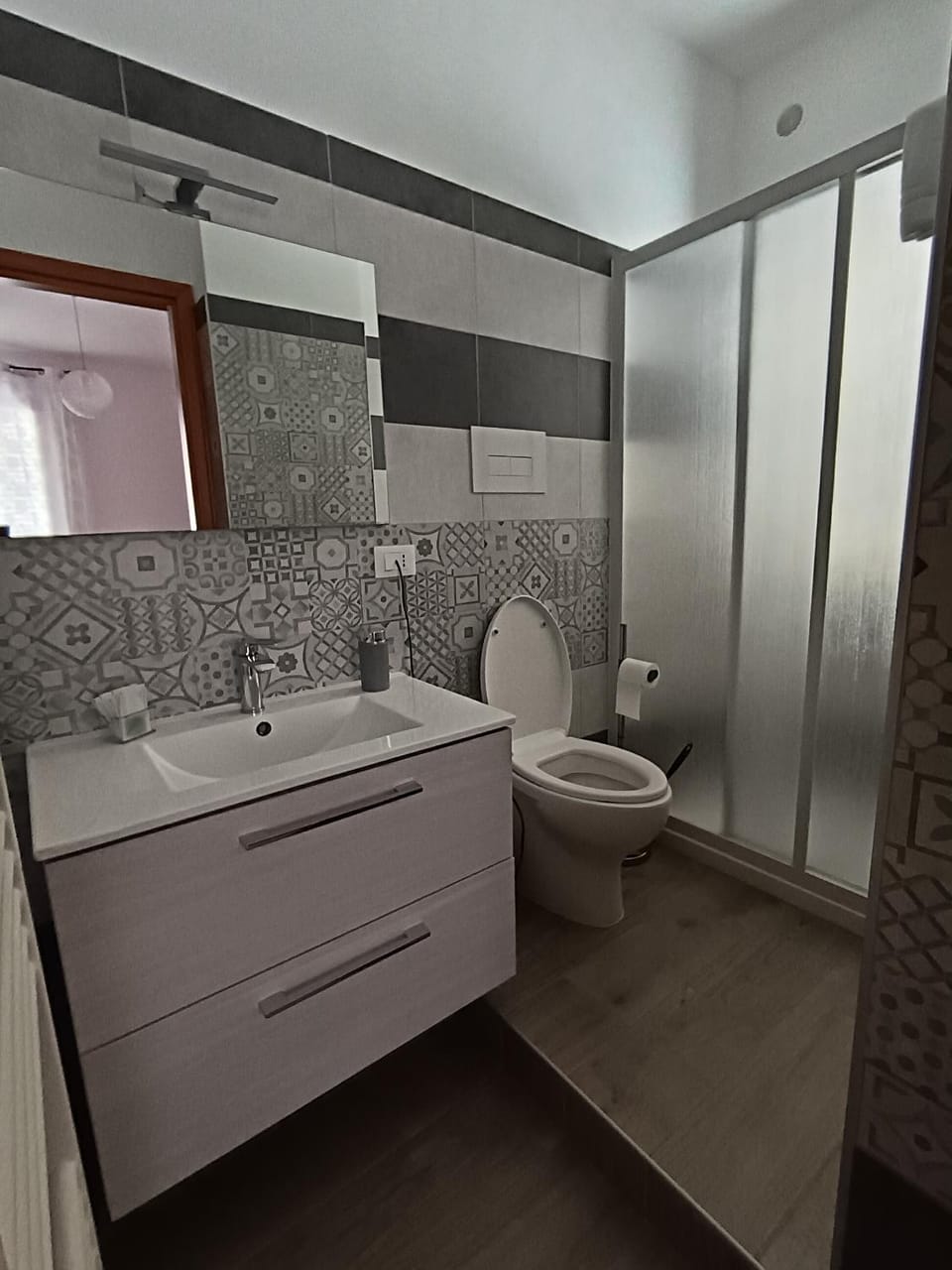 Shower, Toilet, Bathroom