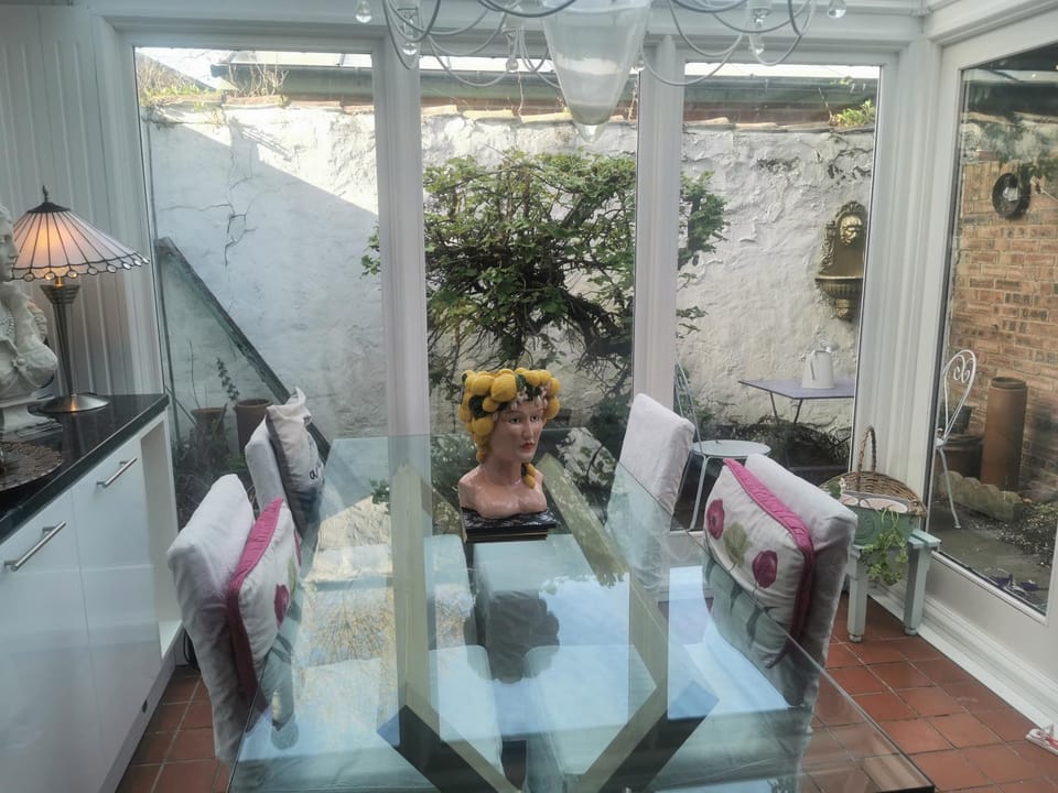 Dining area, Garden view