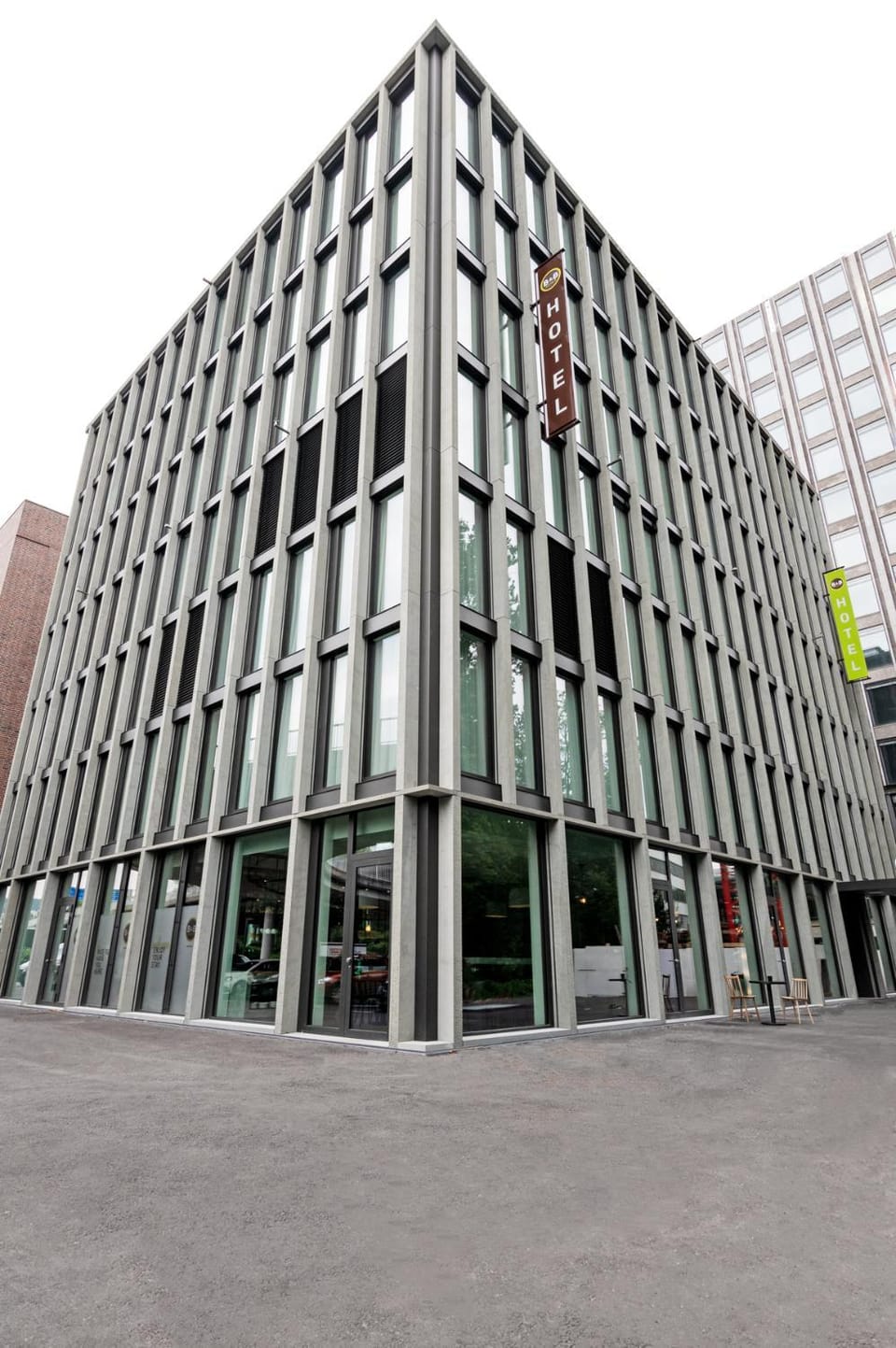 Property building, Facade/entrance