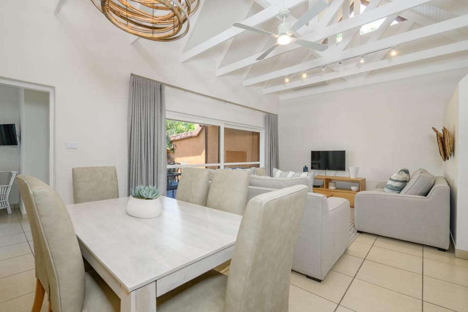 Lounge or bar, Dining area