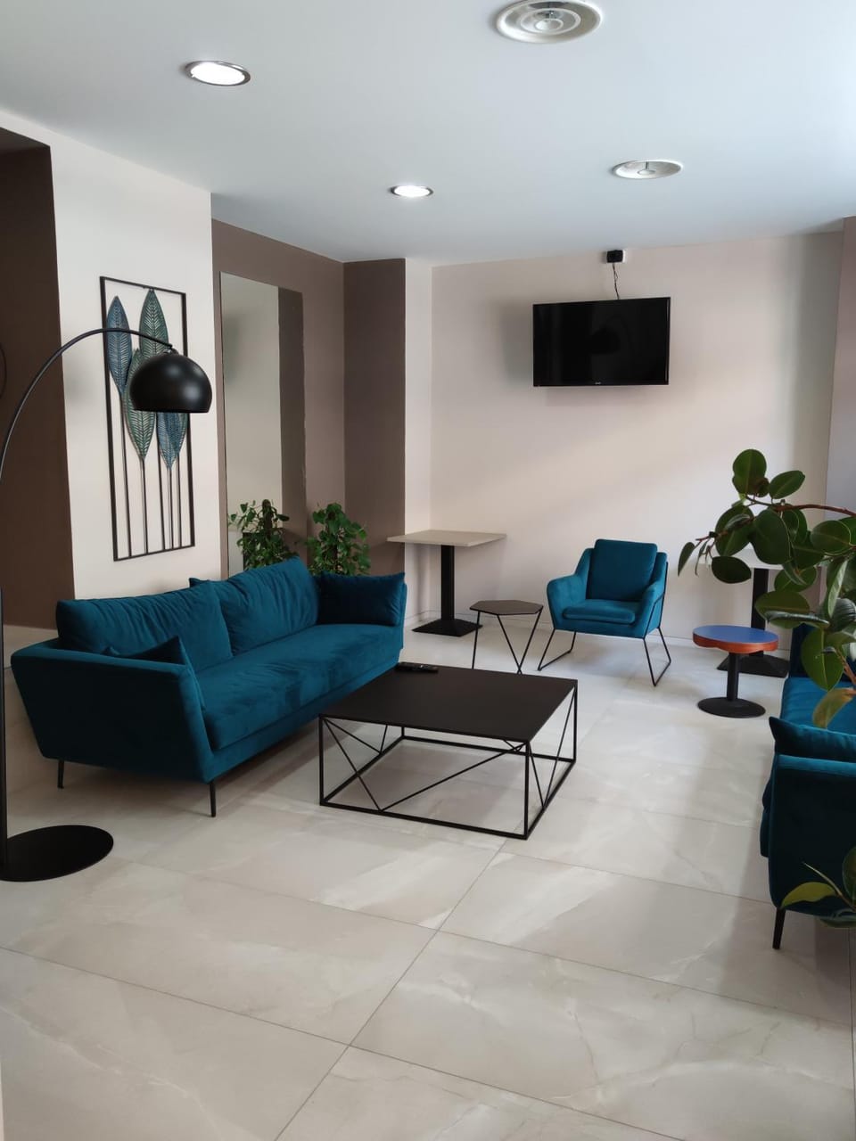 Communal lounge/ TV room