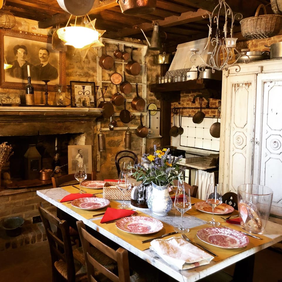 Restaurant/places to eat, Dining area