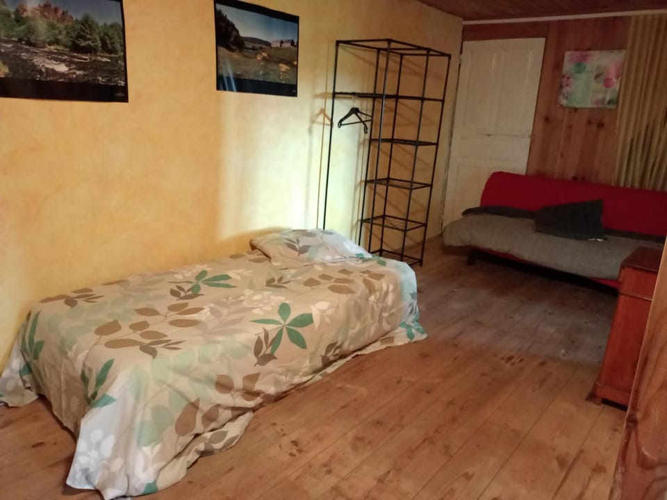 Gite familial à proximité d'une mini ferme House in Auvergne-Rhône-Alpes