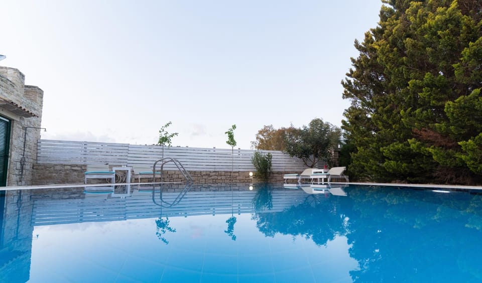 Pool view, Swimming pool, sunbed