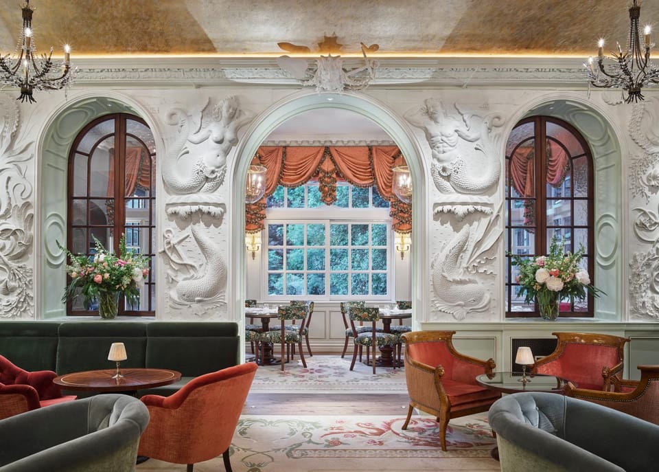 Restaurant/places to eat, Lounge or bar