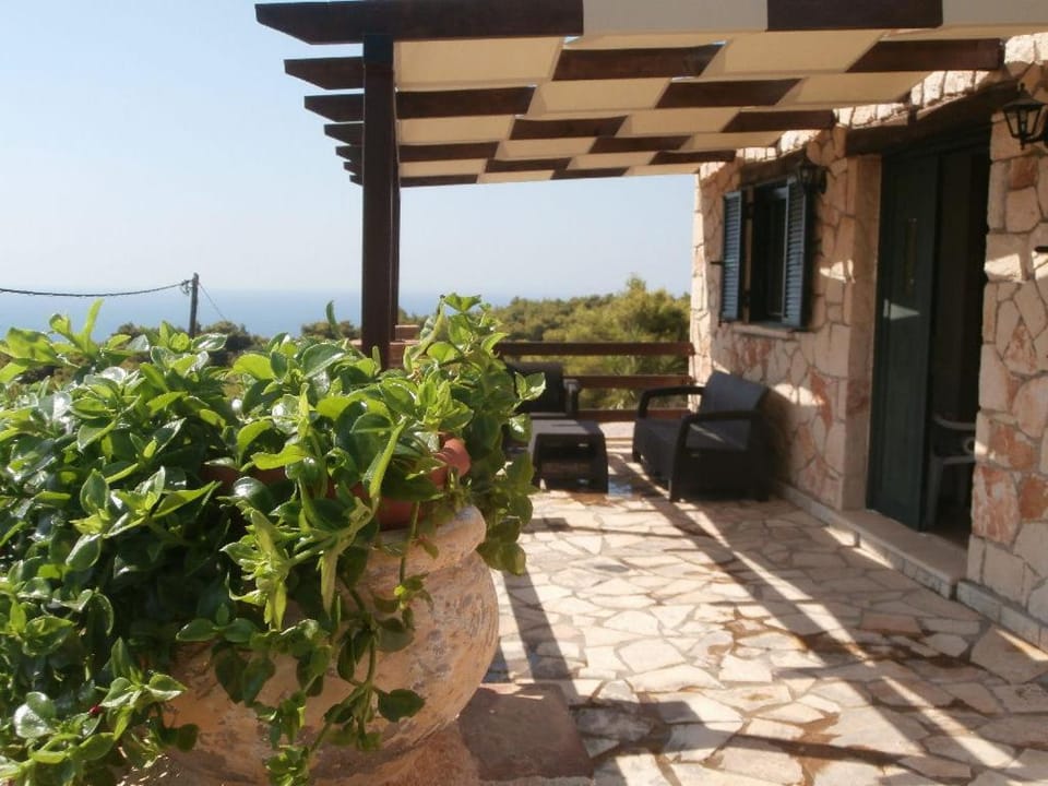 Patio, Facade/entrance, Balcony/Terrace, Mountain view