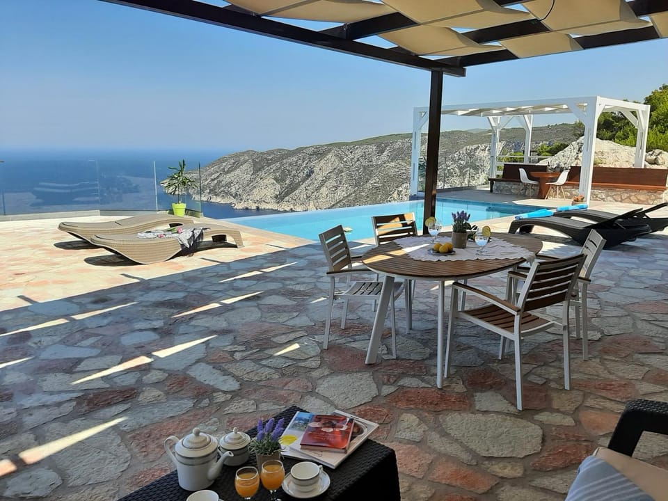 Seating area, Sea view, Swimming pool, Breakfast