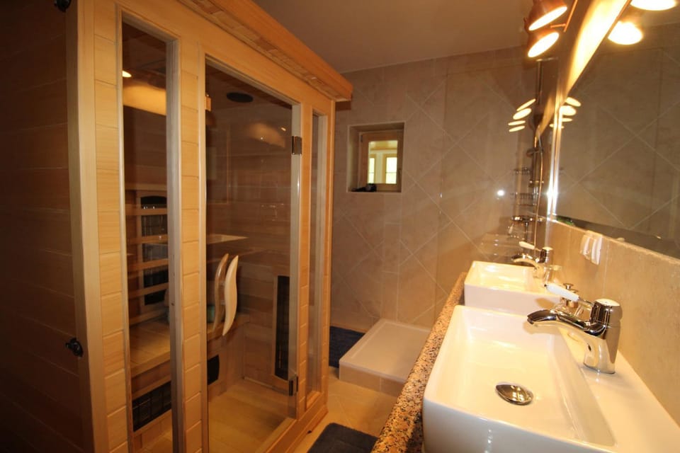 Sauna, Bathroom