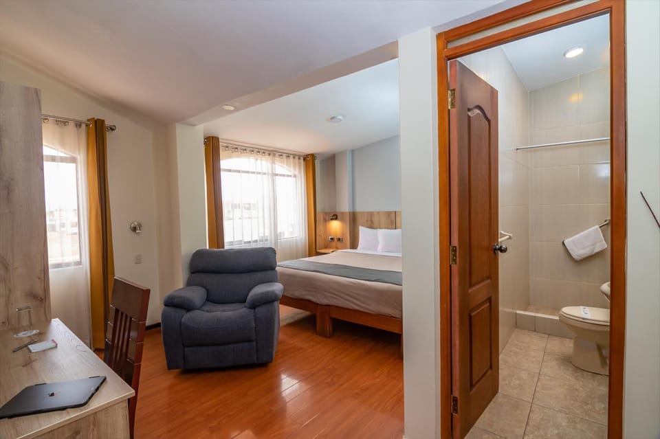 Photo of the whole room, Bedroom
