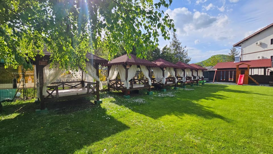 Caprice Monteoru Bed and Breakfast in Romania