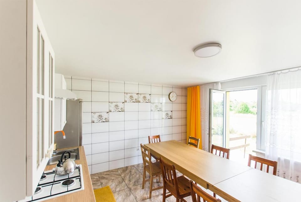 Kitchen or kitchenette, Dining area, pet friendly