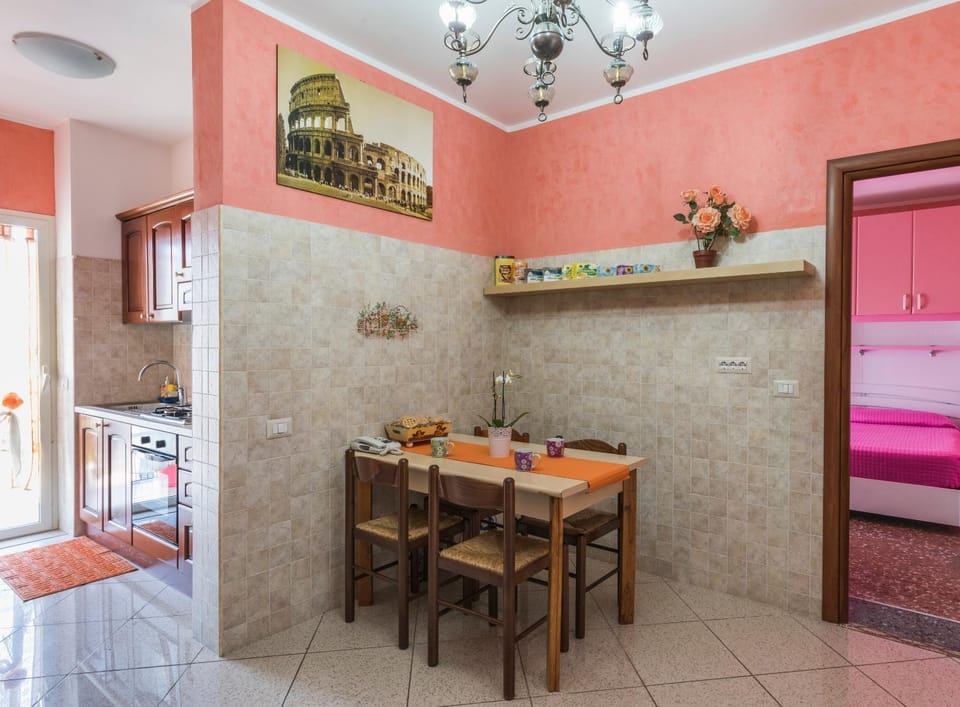 Day, Dining area