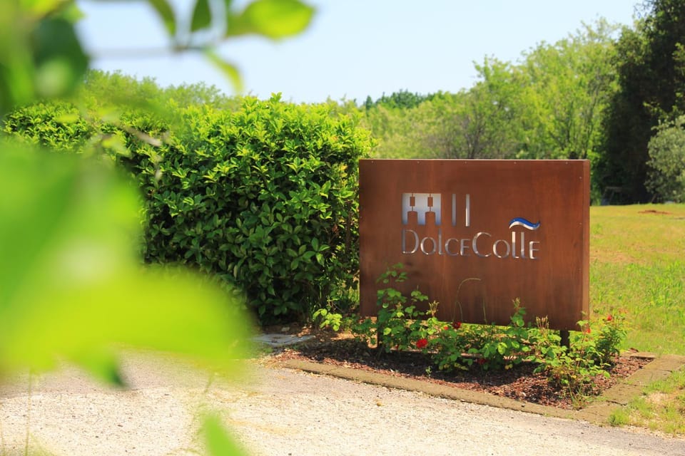 Day, Property logo or sign, Garden, Logo/Certificate/Sign, Text overlay, Garden view