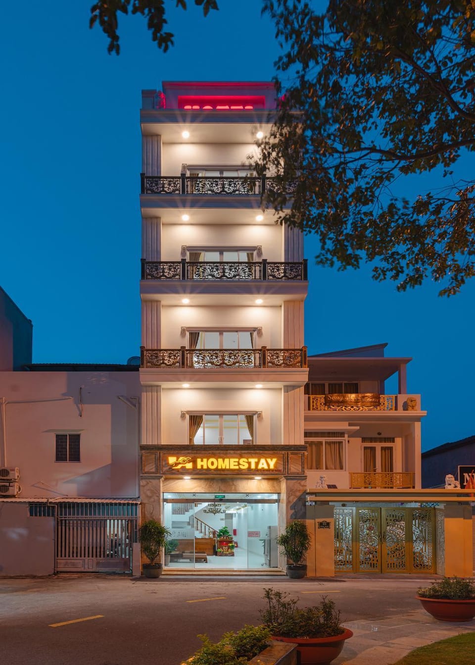 Property building, Night, View (from property/room), Quiet street view, Inner courtyard view