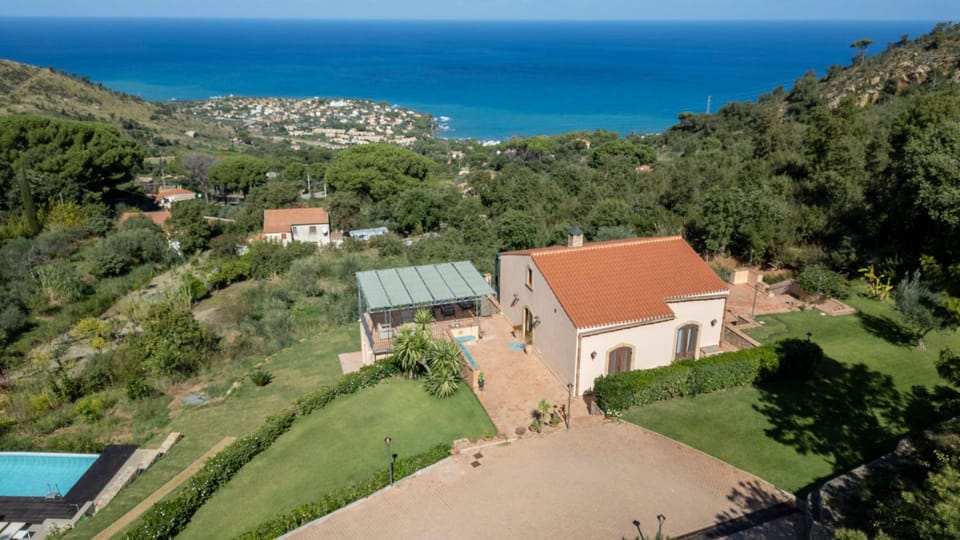 Bird's eye view, Sea view, Swimming pool