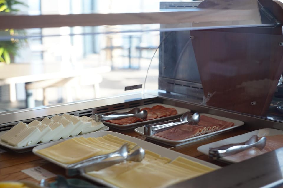 Breakfast, Buffet breakfast