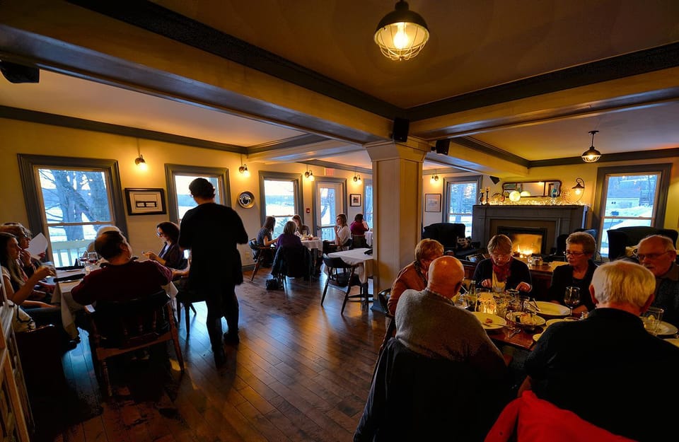 Restaurant/places to eat, People, River view