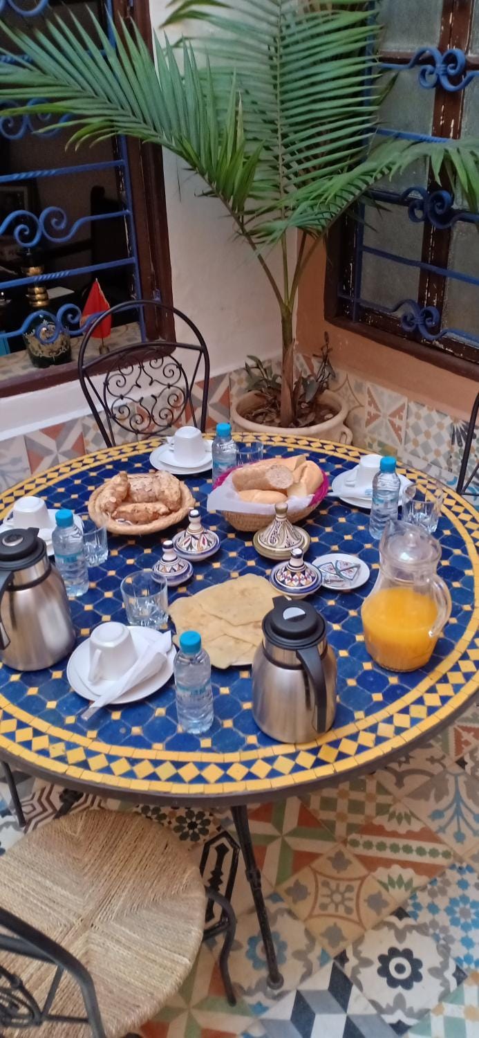 Food and drinks, Breakfast, Continental breakfast