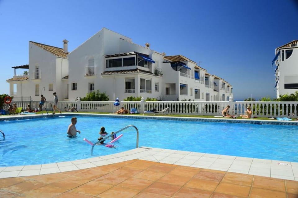 Area and facilities, Swimming pool