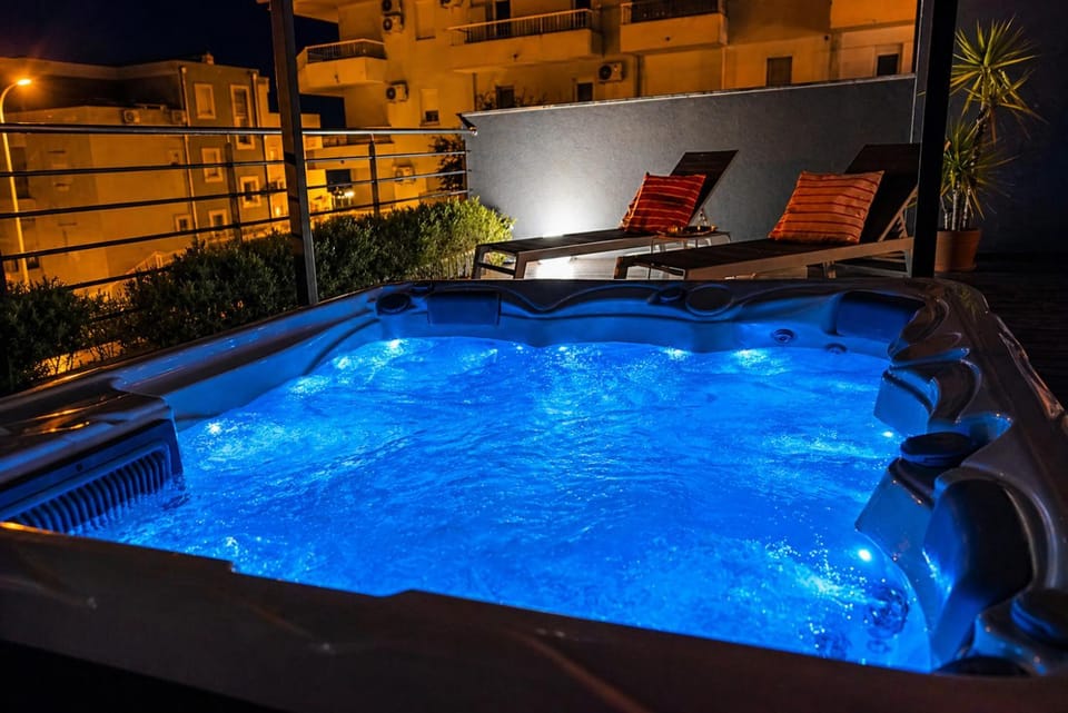 Night, Hot Tub, sunbed