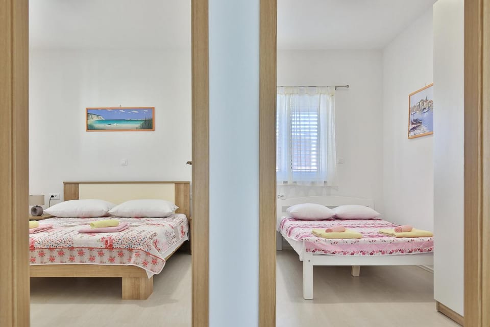 Apartments Mica Apartment in Zadar County