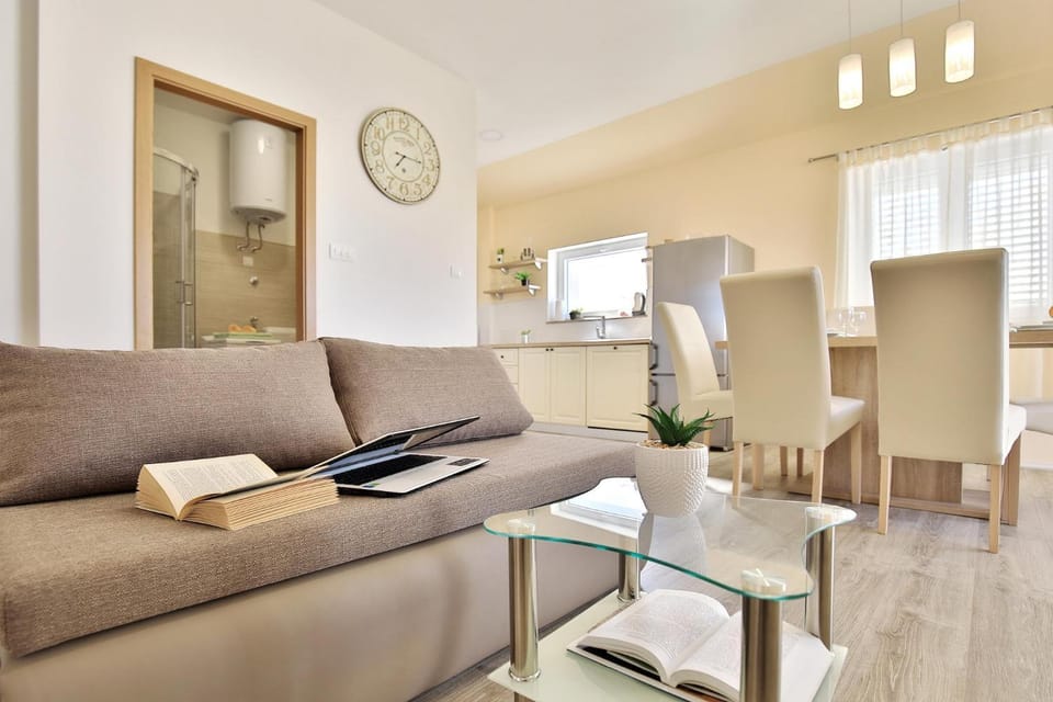 Apartments Mica Apartment in Zadar County