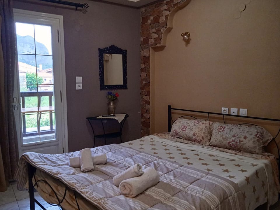 Bed, View (from property/room), Balcony/Terrace, Bedroom, City view