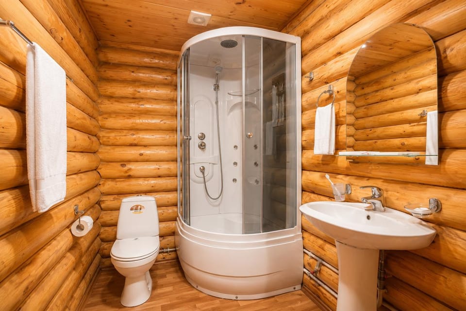 Shower, Toilet