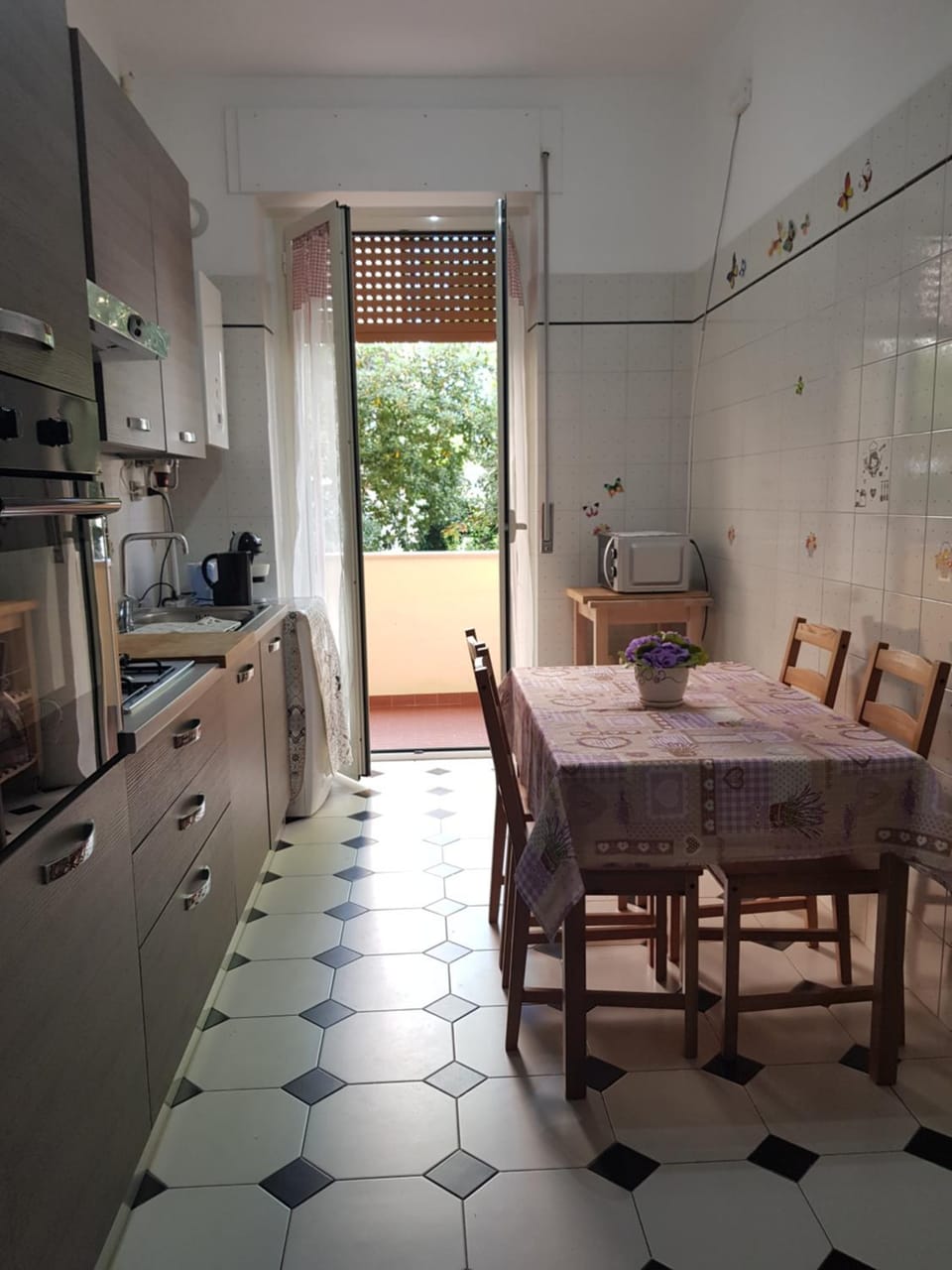 Kitchen or kitchenette, Dining area, dishwasher, oven, stove