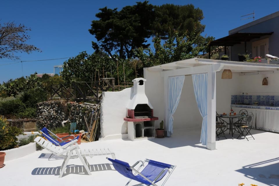 Patio, BBQ facilities