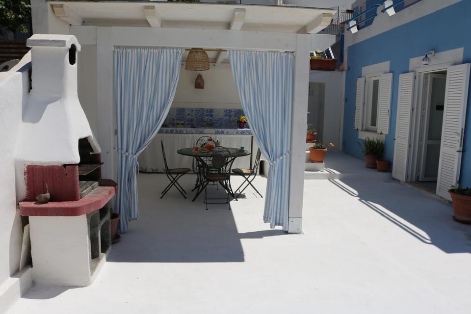 Patio, BBQ facilities, Balcony/Terrace