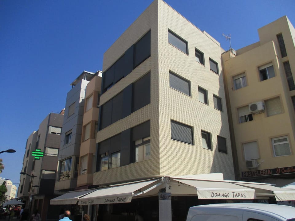 Facade/entrance, Off site