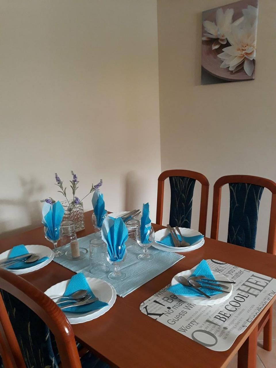 Coffee/tea facilities, Kitchen or kitchenette, Dining area