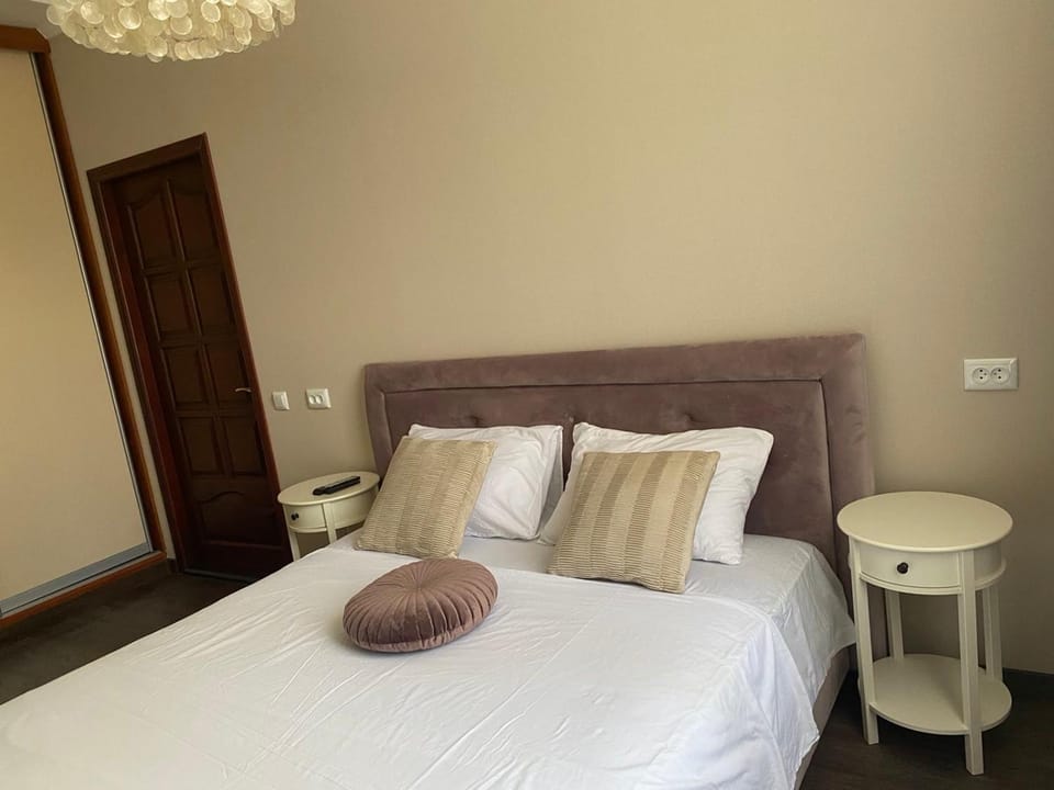 2-комнатная квартира на Соборной Apartment in Ukraine