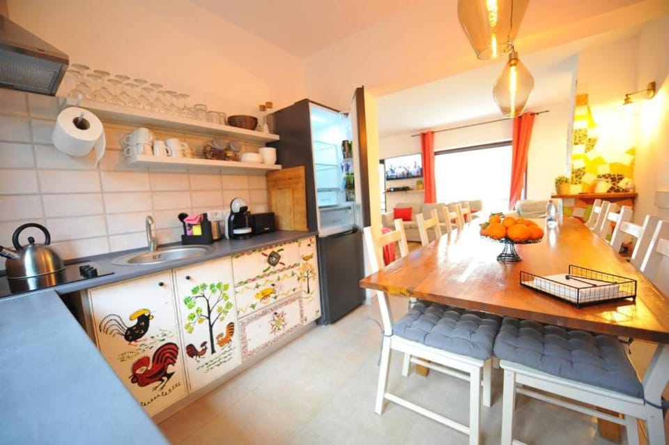 Coffee/tea facilities, Kitchen or kitchenette