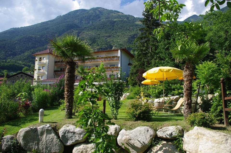 Facade/entrance, Garden view